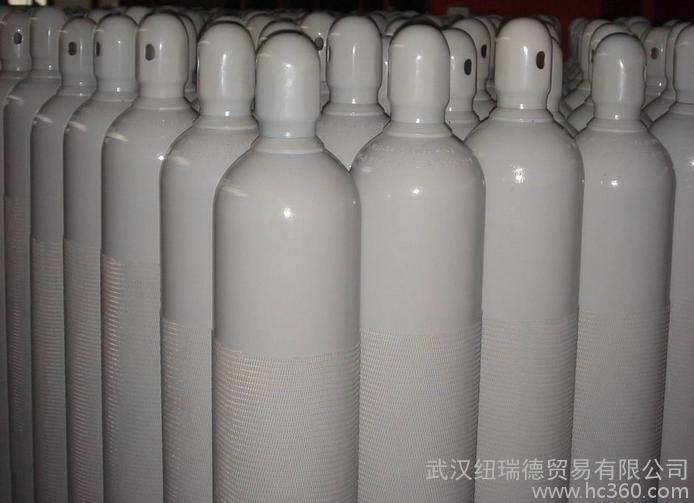 如何去除大气中的四氟化碳气体？