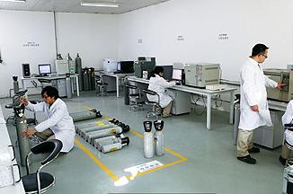 气体纯度对激光混合气的重要性